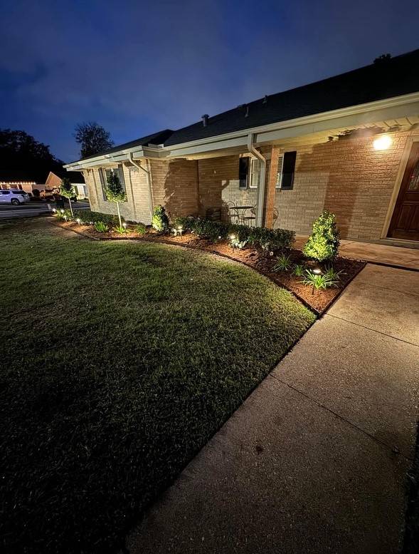 Beautify outdoor landscaping lighting crafted and installed by Eric's Tidy Turf, LLC in the greater new orleans area