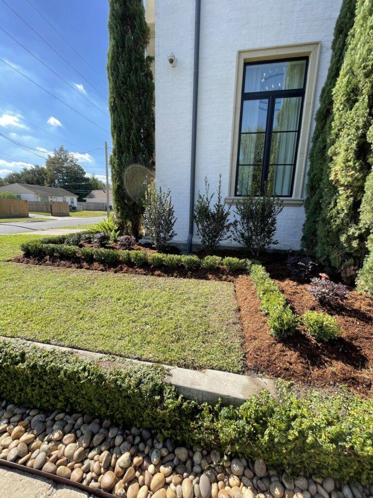 Beautifully crafted hardscaping project installed by Eric's Tidy Turf, LLC in the greater new orleans area