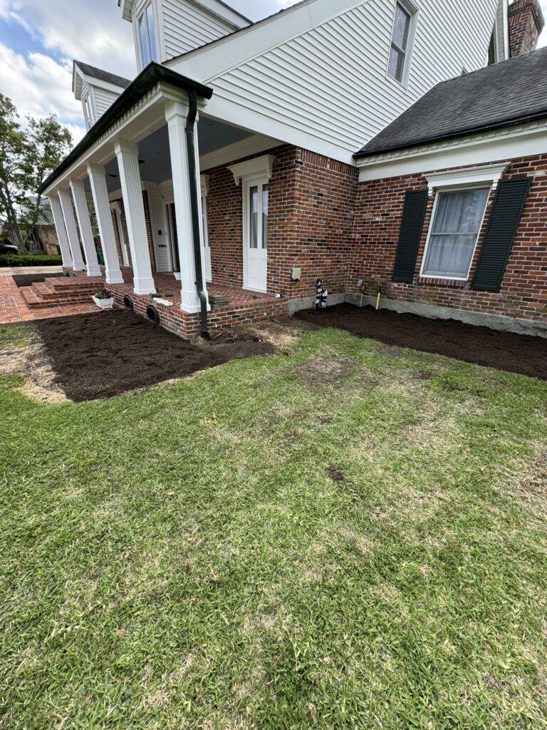 beautiful crafted landscaping project installed by Eric's Tidy Turf, LLC in the greater new orleans area