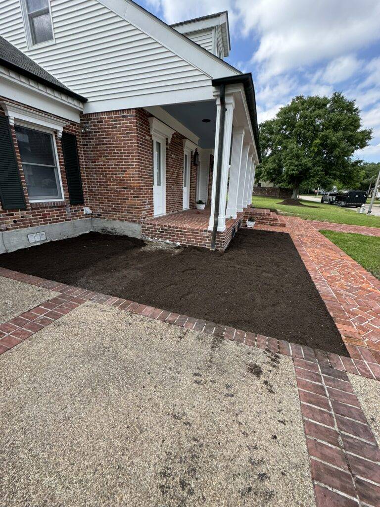 beautiful crafted landscaping project installed by Eric's Tidy Turf, LLC in the greater new orleans area