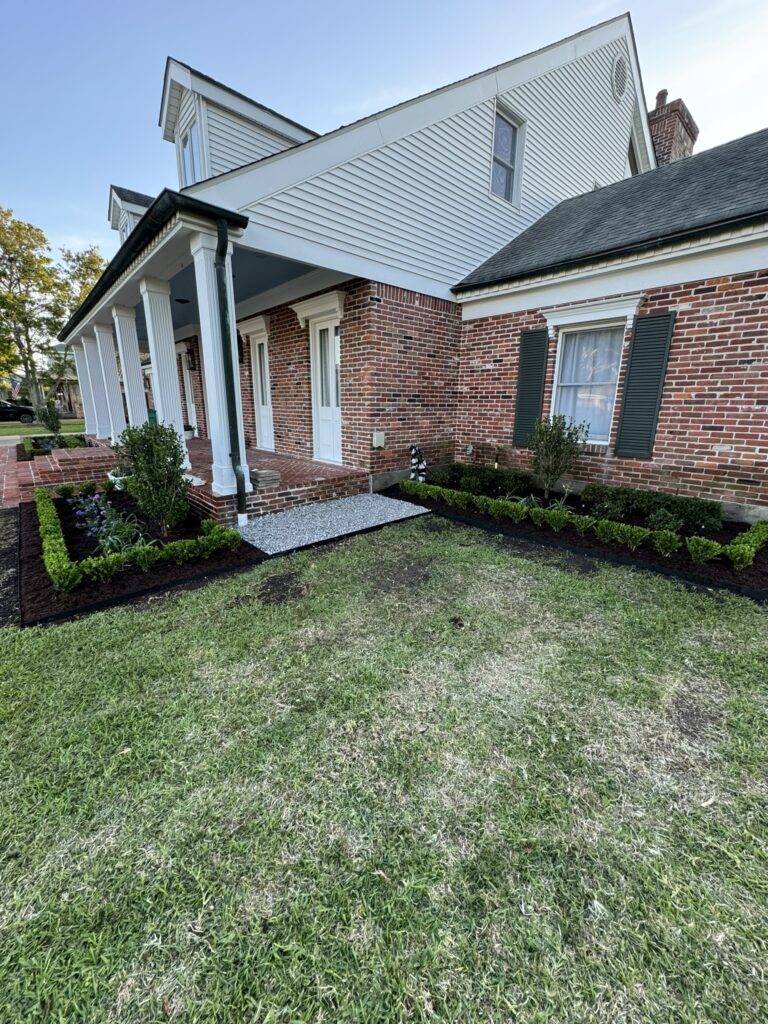 beautiful crafted landscaping project installed by Eric's Tidy Turf, LLC in the greater new orleans area