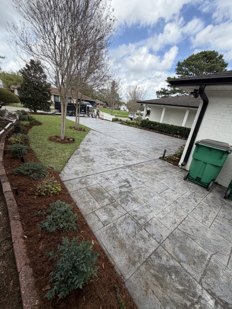 beautiful crafted landscaping project installed by Eric's Tidy Turf, LLC in the greater new orleans area